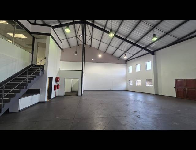472M² WAREHOUSE TO LET IN ROUTE 21 BUSINESS PARK